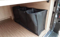 Hindermann Multibehältnis 51 X 65 X 28,5 Cm (2 Kammern) 11 Hindermann Multibehältnis 51 X 65 X 28,5 Cm (2 Kammern) -Fiamma Verkäufe 362646 2652445