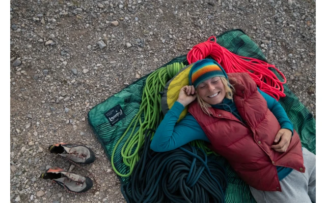 Therm-a-Rest Stellar Blanket Campingdecke Green Wave Print 6 Therm-a-Rest Stellar Blanket Campingdecke Green Wave Print – Bild 4